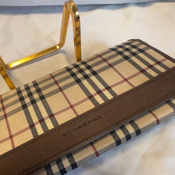 Pre-loved. EUC Burberry Brown Canvas Leather Nova Check Long Wallet. Flaws shown - Picture 3 of 13
